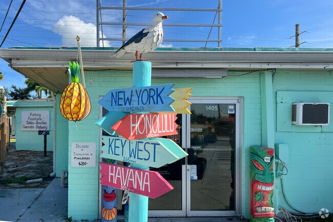 North River Shores art gallery creates whimsical tropical and nautical-themed mailboxes.
