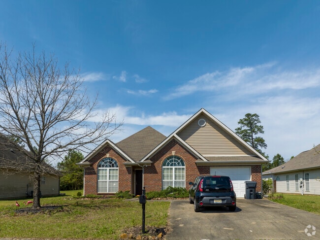 Modern Craftsman style home in Calera Alabama.