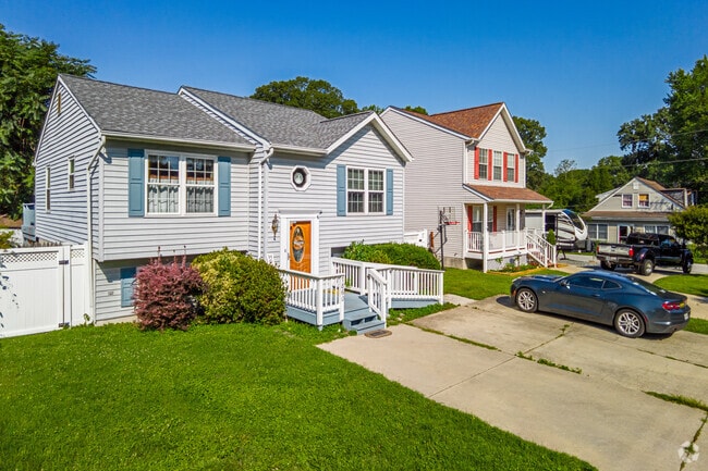 Green Haven residents can enjoy detached single family homes in a variety of styles.