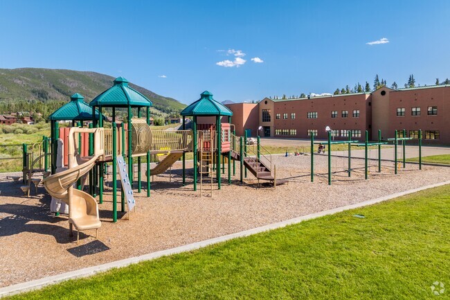 Summit Cove Elementary School.