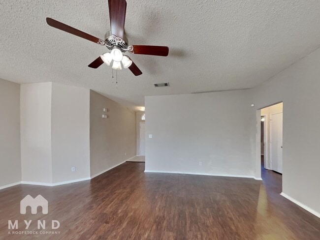 1801 Bertram Dr, Mansfield, TX 76063 - photo 4