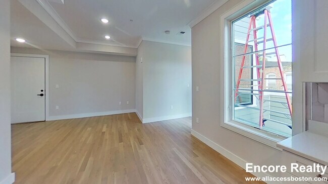 104-106-106 Warren St unit 13, Boston, MA 02135 - photo 3