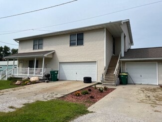 1201 Laurel St Unit B, Dallas Center, IA 50063