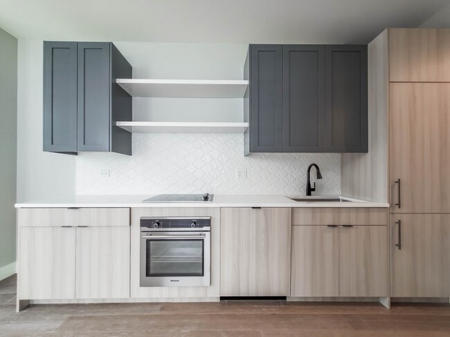 55 W Division St, Chicago, IL 60610 - photo 6