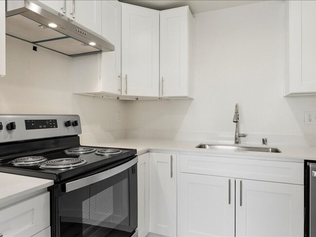 Kamden Court: Leasing Specials! Great location in Kennewick!, Kennewick, WA 99336 - photo 7