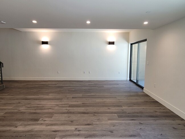 862 Moraga Dr unit 203, Los Angeles, CA 90049 - photo 4