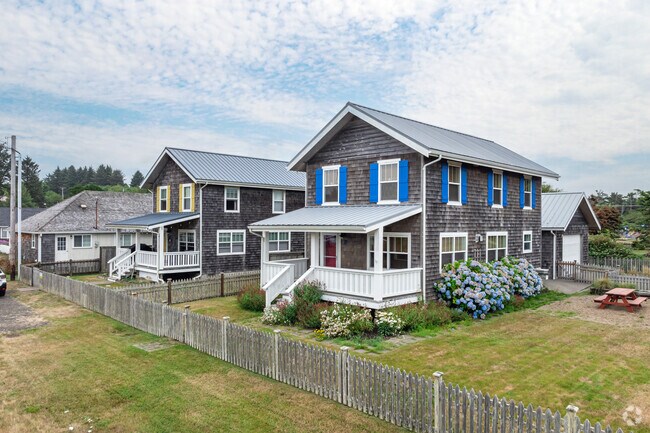 Two story cabins and cottages are an option for larger families living in Ocean Shores, WA.