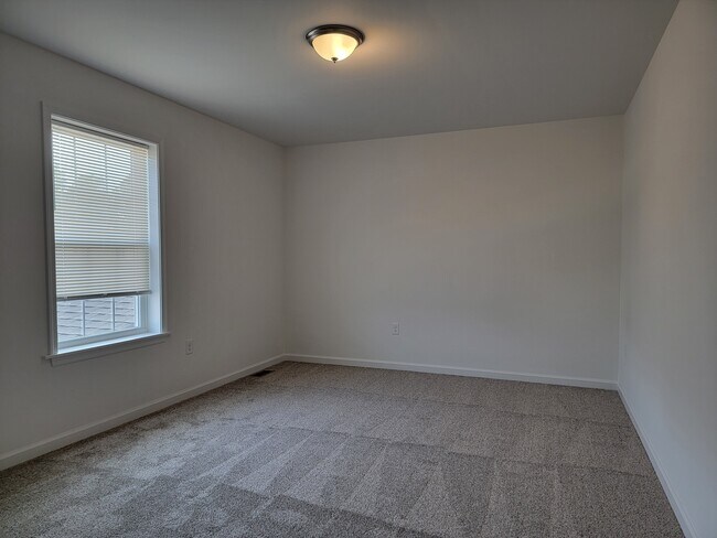 122 Robert Cir, Lebanon, PA 17046 - photo 7