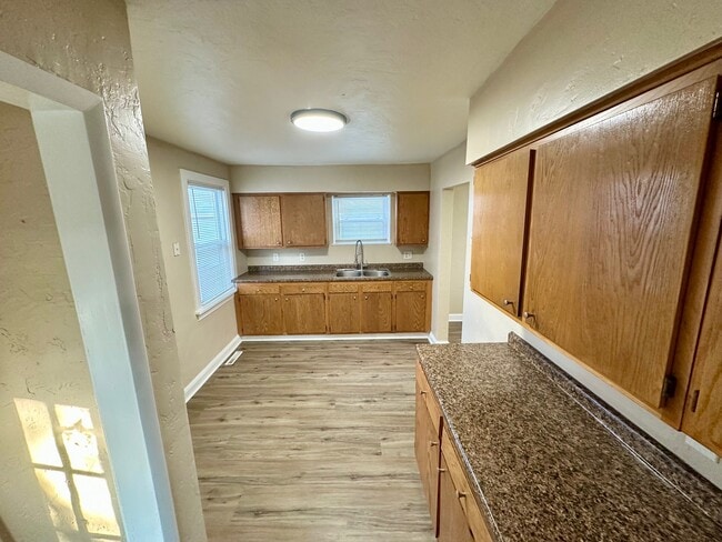 1516 Crescent Rd SW, Canton, OH 44710 - photo 5