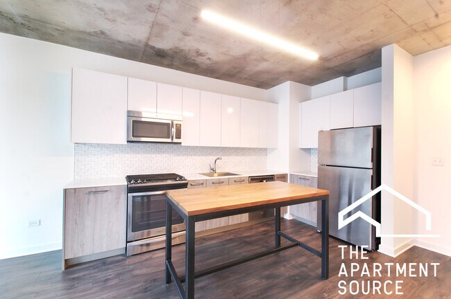 1722 W Roscoe St unit 507, Chicago, IL 60657 - photo 2