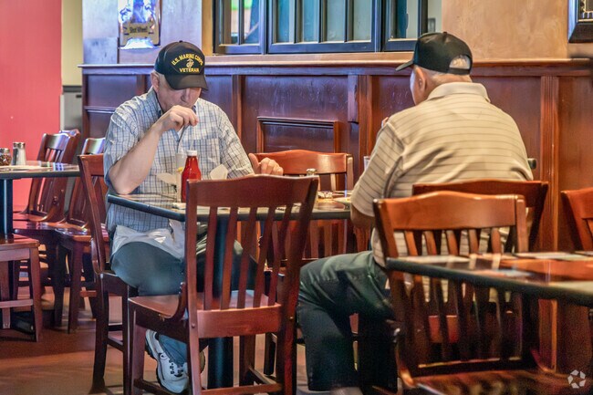 You will find everything from casual eateries to more specialized restaurants in East Granby.