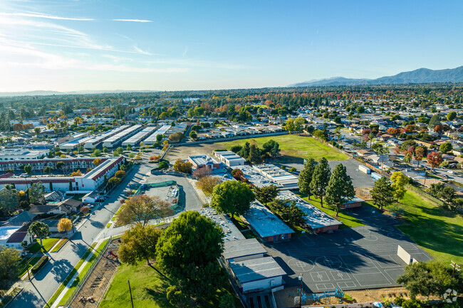 Discover excellence in education at Foothill Knolls STEM Academy.