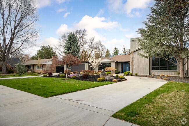 Massive ranch style homes with large lots are plentiful on the Depot Bench.