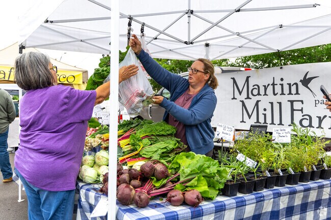 Lexington Farmer's Market Southland takes place on the first Sunday from April to October.