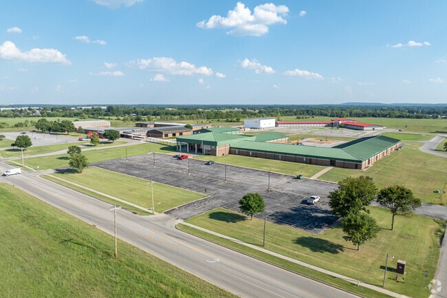 Kids are challenged to excel at Skiatook Intermediate Elementary.