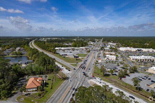 Country Club Estates is located close to premier shopping and dining in Brunswick.