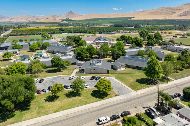 Kennedy Elementary School provides a great education to help students succeed.