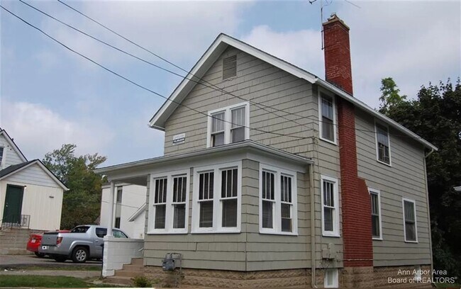 109 Hill St unit 4, Ann Arbor, MI 48104 - photo 3