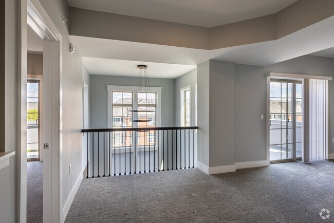 2BR, 2BA - 1,922SF