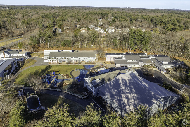 Charles River School: Academic excellence, diverse activities.