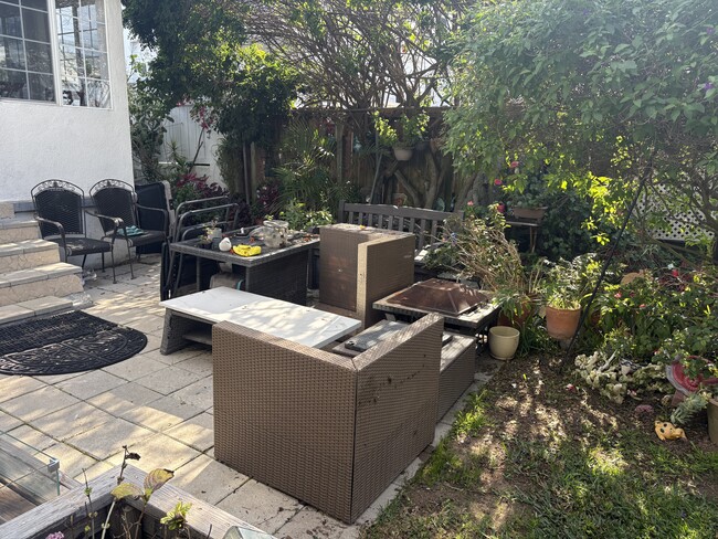 2405 Perkins Ln, Redondo Beach, CA 90278 - photo 3