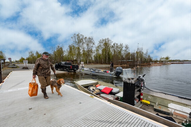 Gain lake access at the Big Lake North State Recreation Site and enjoy the day on the water.