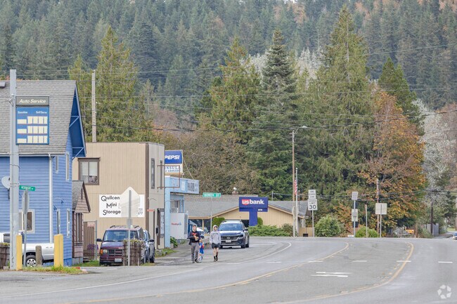Kids heading to school in Quilcene WA.