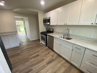 1240 Mullanphy Ln, Florissant, MO 63031