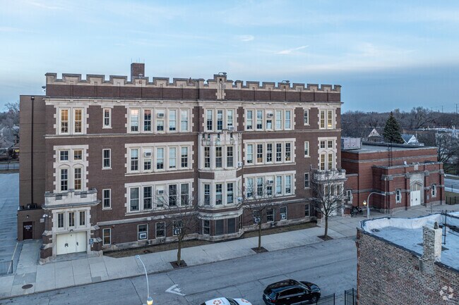 Emil G. Hirsch Metropolitan High School offers courses in Reading and Math.
