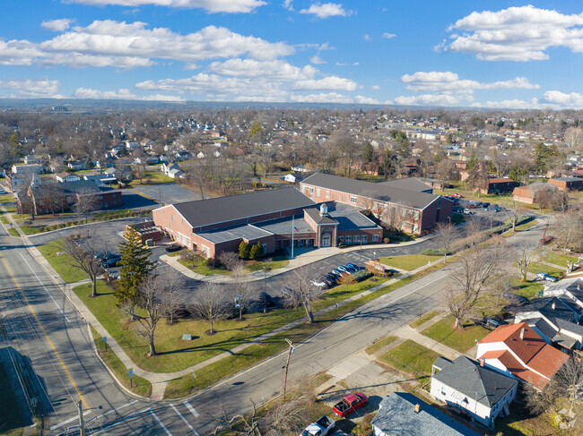 The student population of Mayfield Elementary School is 451 and the school serves PK-5.