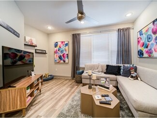 425 Hillsborough St, Chapel Hill, NC 27514