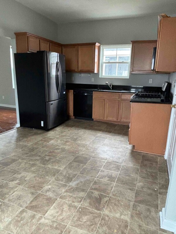 329 S Main St, Norfolk, VA 23523 - photo 7