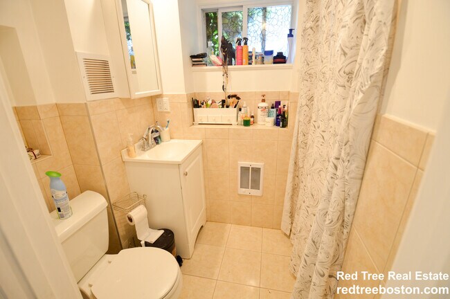 22 Cresthill Rd, Brighton, MA 02135 - photo 4