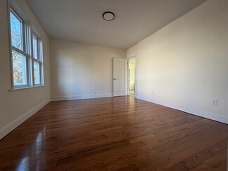 19 Langdon St, Providence, RI 02904