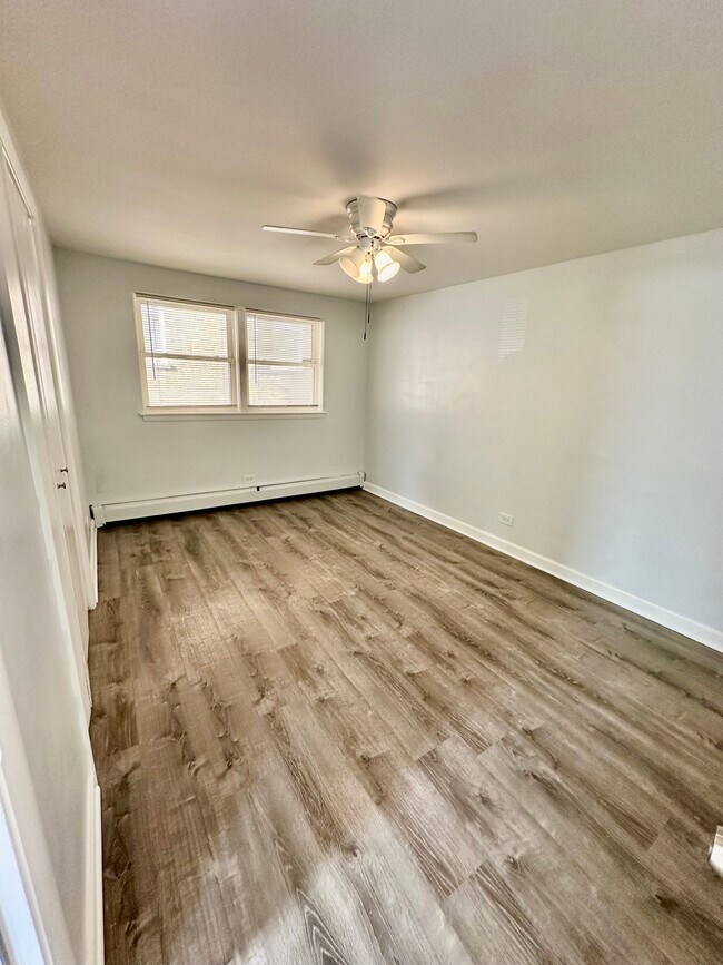 37 W Conti Pkwy unit 1, Elmwood Park, IL 60707 - photo 3