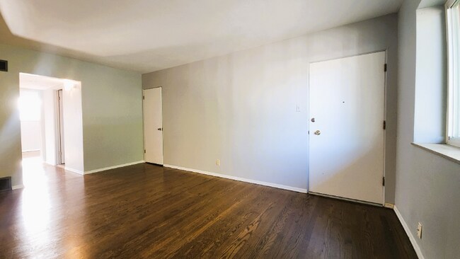 7874 Big Bend Blvd unit 2nd floor, Saint Louis, MO 63119 - photo 6