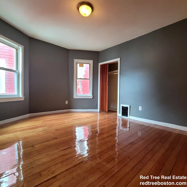 202 Norwell St unit 3, Dorchester Center, MA 02124 - photo 5
