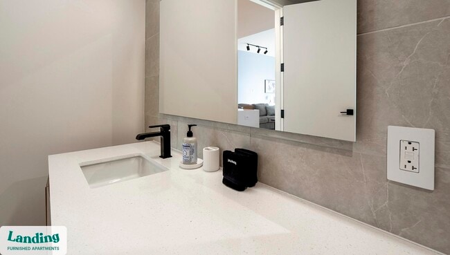 143 E Commerce St unit 804.1411781, San Antonio, TX 78205 - photo 2