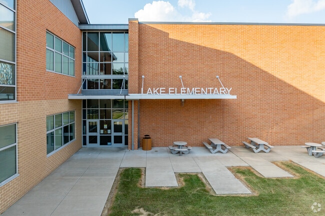Lake Elementary School