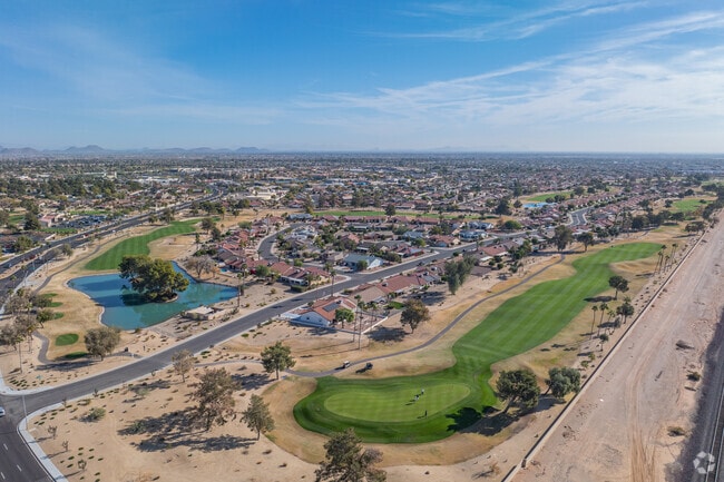 On the northern end of Phoenix’s West Valley, Sun City West offers a resort-style living.