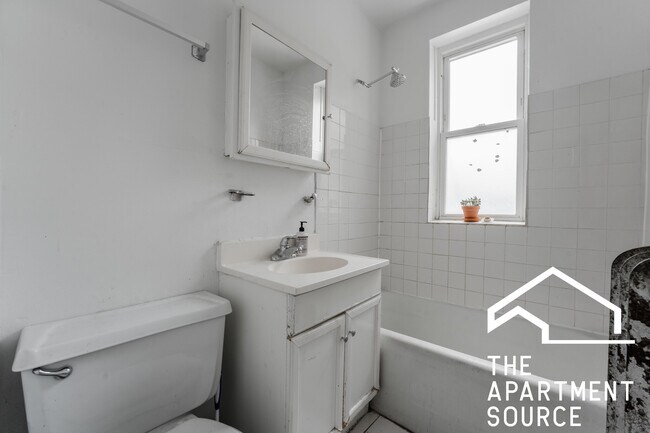 4409 N Kenneth Ave unit 1A, Chicago, IL 60630 - photo 4