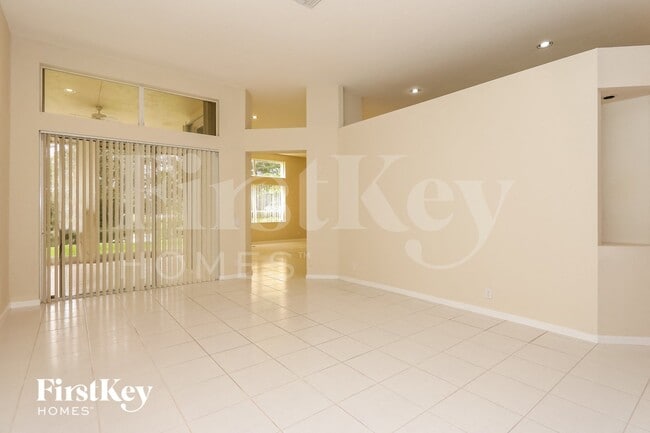 15650 SW 12th St, Pembroke Pines, FL 33027 - photo 2