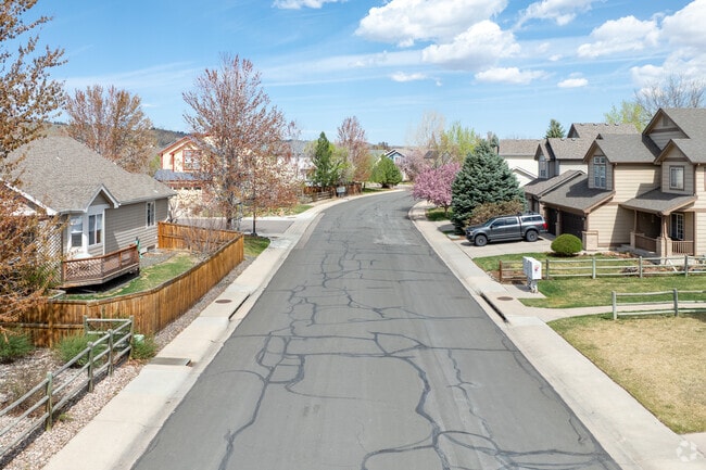The streets in the Ponds at Overland neighborhood are quiet, making it wonderfully walkable.