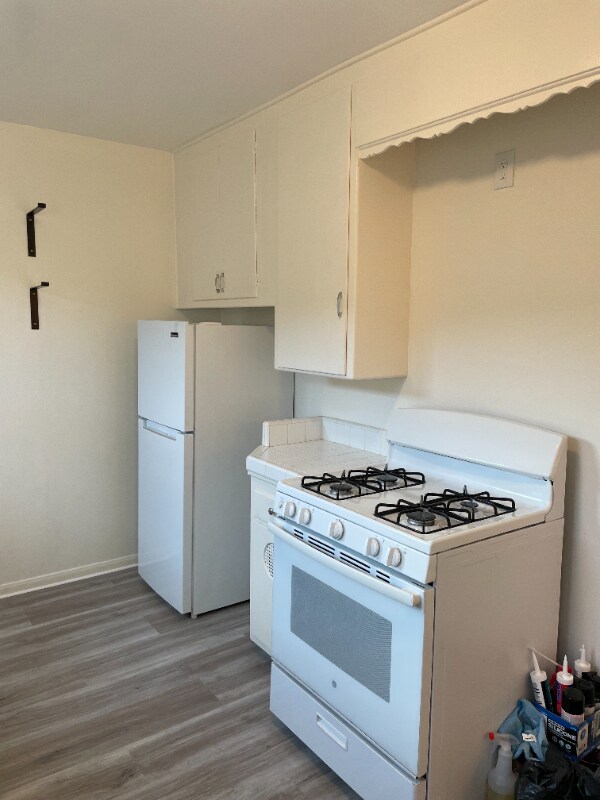 1301 N Buena Vista St unit B, Burbank, CA 91505 - photo 5