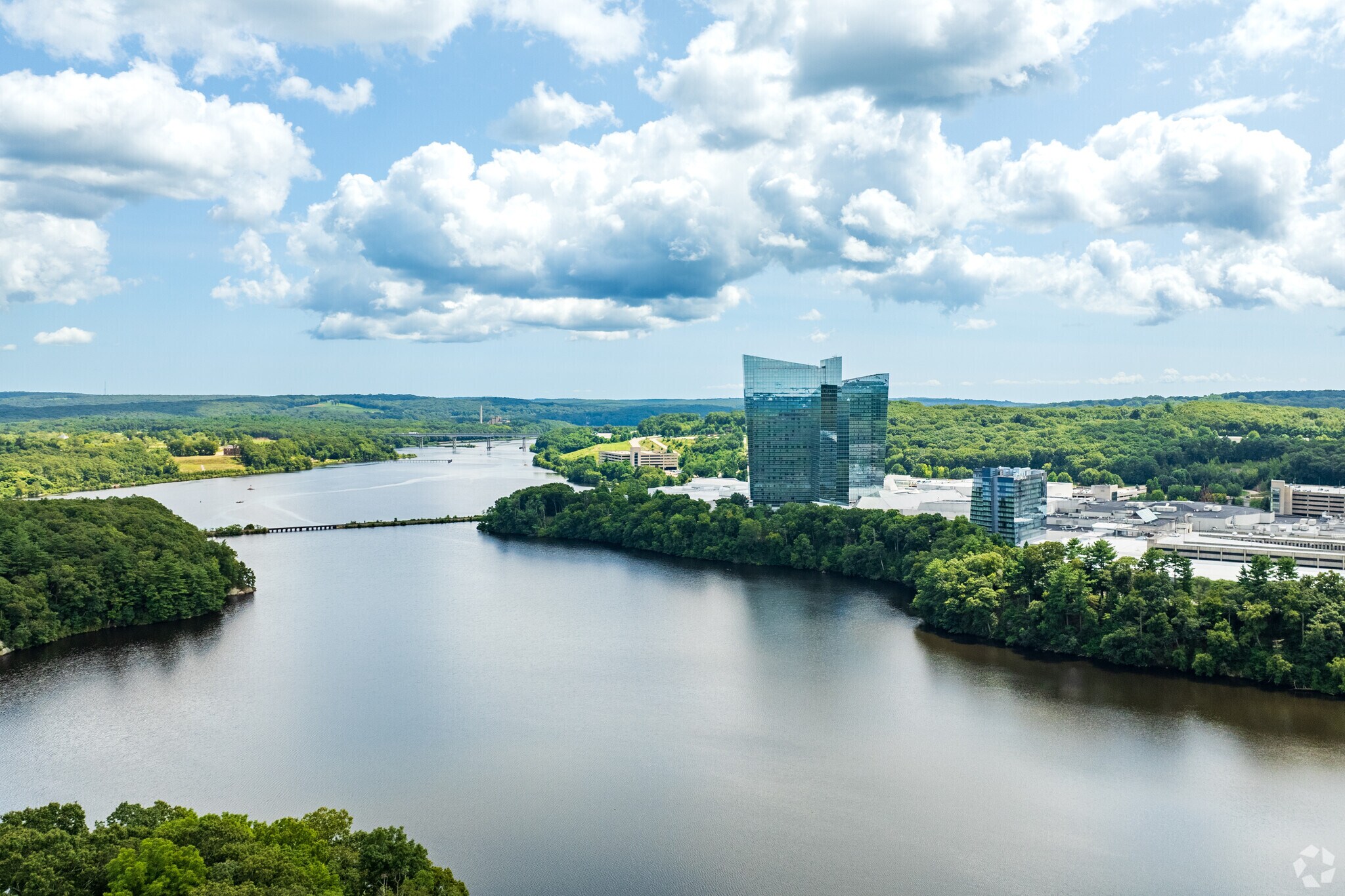 Mohegan Sun is the main attraction near East Great Plains.