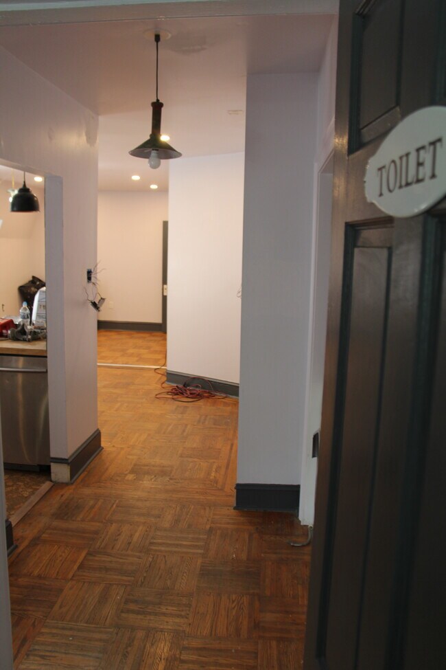 909 S 49th St unit 3RD FLOOR, Philadelphia, PA 19143 - photo 4