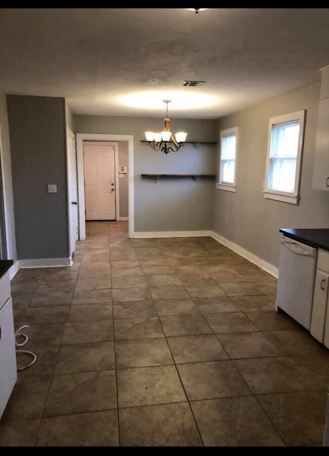 213 S 17th St, Guthrie, OK 73044 - photo 5