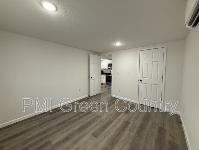 2432 E Pine St unit B, Tulsa, OK 74110 - photo 7