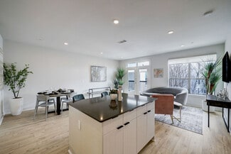 2221 W Dallas St, Houston, TX 77019