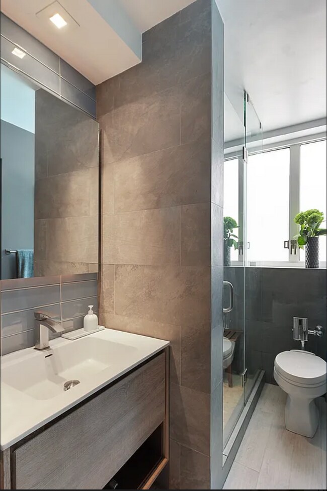 Kensington House unit 208, New York, NY 10011 - photo 3